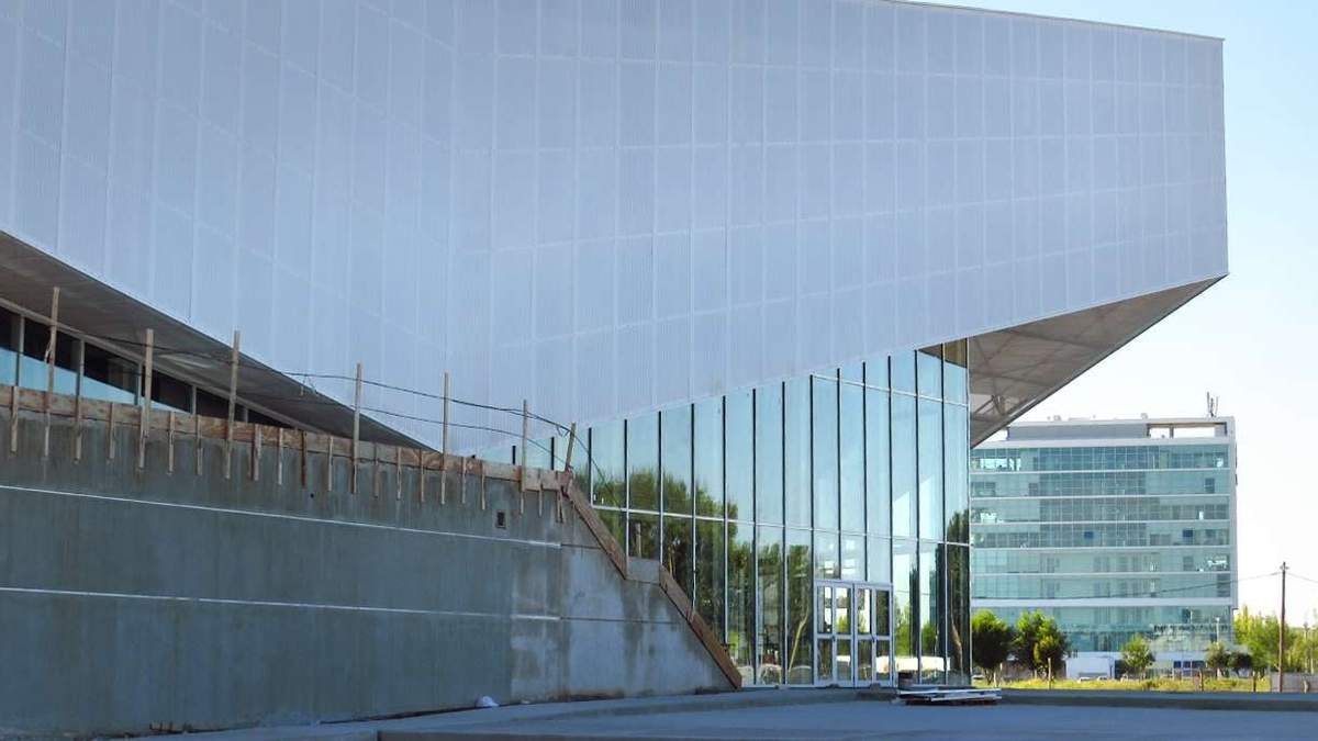 La obra del Centro de Convenciones "El Cisne". Fuente: (Neuquén Informa)
