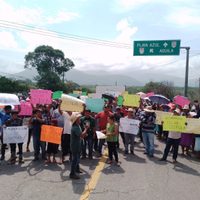 Habitantes de Santa María Ostula realizan jornada de protestas en defensa de su territorio