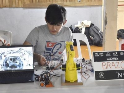 Se realizó el Primer Encuentro Regional de Robótica en la EPET 8