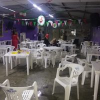 Grupo armado irrumpe en festejo patrio en un bar de Tabasco y mata a cinco
