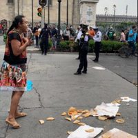 Envían a Asuntos Internos a 6 policías tras agresión a #LadyTacosDeCanasta