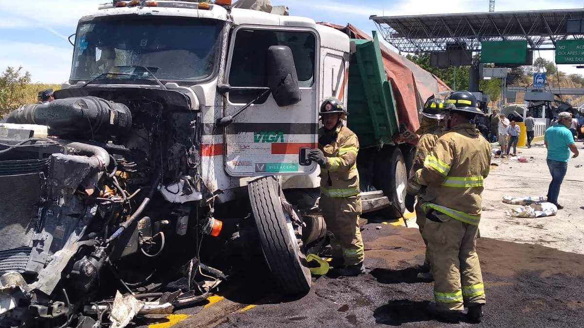 Tráiler choca en la autopista Tepic-Guadalajara