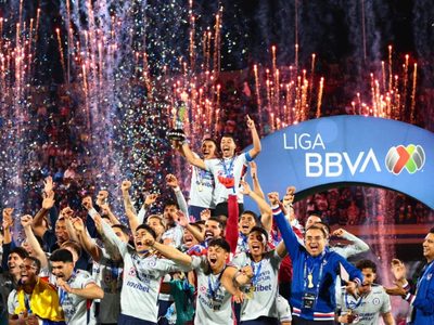 Festejo de Cruz Azul deja 53 infraccionados en inmediaciones del Ángel de la Independencia