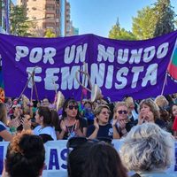 8M en Neuquén: una multitud copó el centro en defensa de los derechos de las mujeres