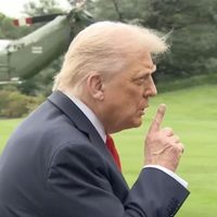 “¡Cállate! Perjudicas a tu país”: Trump arremete contra periodista australiano tras pregunta (Video)