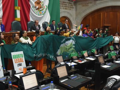 Despenalizan aborto en Edomex; el PAN votó en contra