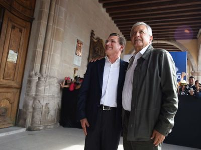 Me da gusto que se polemice por el NAIM para que la gente conozca la consulta: AMLO