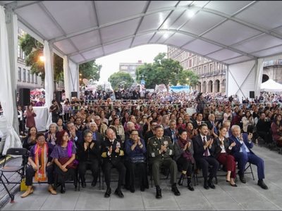 Carpa y estacionamiento VIP para invitados especiales de Beatriz Gutiérrez Müller