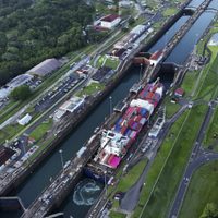 Trump amenaza con intentar recuperar el Canal de Panamá; el presidente Mulino lo rechaza