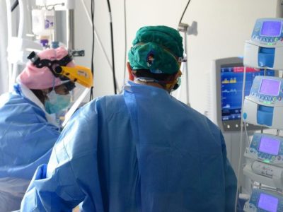 Coronavirus en Argentina: se reportaron 2.439 nuevos contagios y 26 fallecimientos