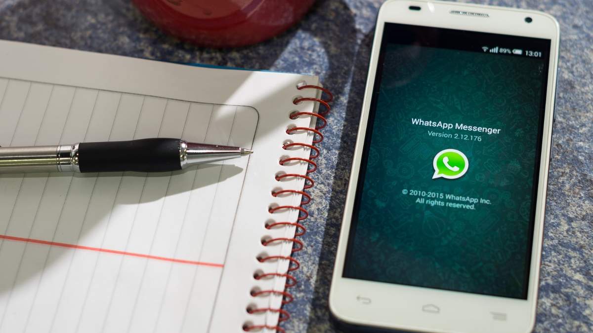 WhatsApp es la aplicación de mensajería instantánea propiedad de Facebook. Fuente: (Instagram).