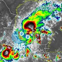 Afectados de Campeche y Tabasco por el paso de la tormenta Karl ya tienen luz: CFE