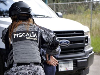 Matan a jefe de tenencia de Capacuáro, Michoacán; pobladores queman autos