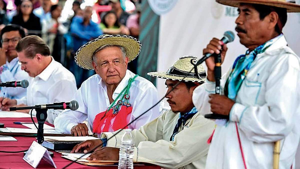 El presidente López Obrador en su visita a Mezquital, Durango