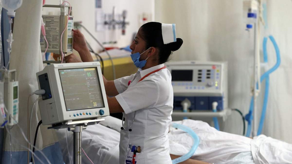 En México hacen falta más profesionales de la salud. Fuente: (Twitter)