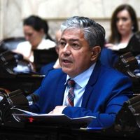 Jefes comunales de varias fuerzas respaldan proyecto de promoción de GNL impulsado por Figueroa