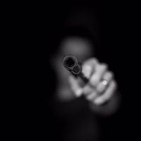 YouTube aplicará nuevas restricciones de edad al contenido que muestre armas de fuego a partir de esta fecha