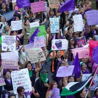 Marchan en BC por el 8M y denuncian falta de justicia por parte de la FGE