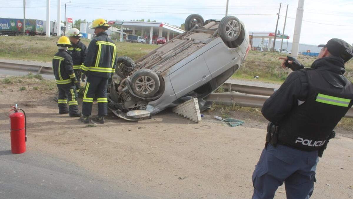 El accidente en la ruta 7. Fuente: (Centenario Digital).