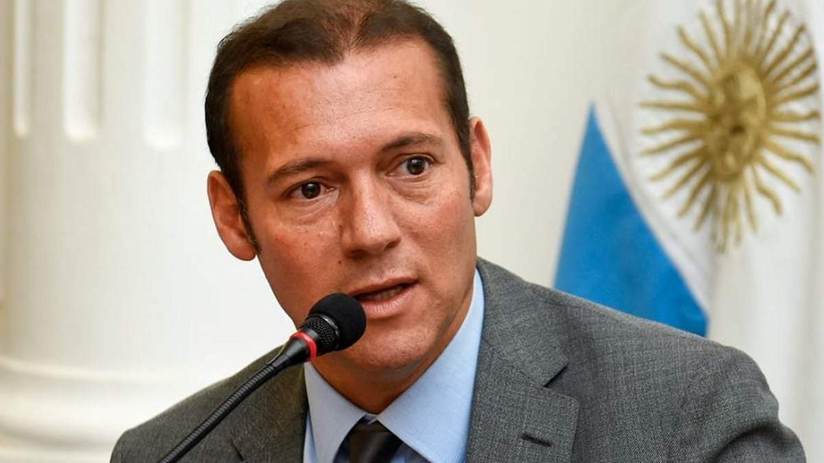 El gobernador de la Provincia de Neuquén, Omar Gutiérrez. Fuente: (Twitter)
