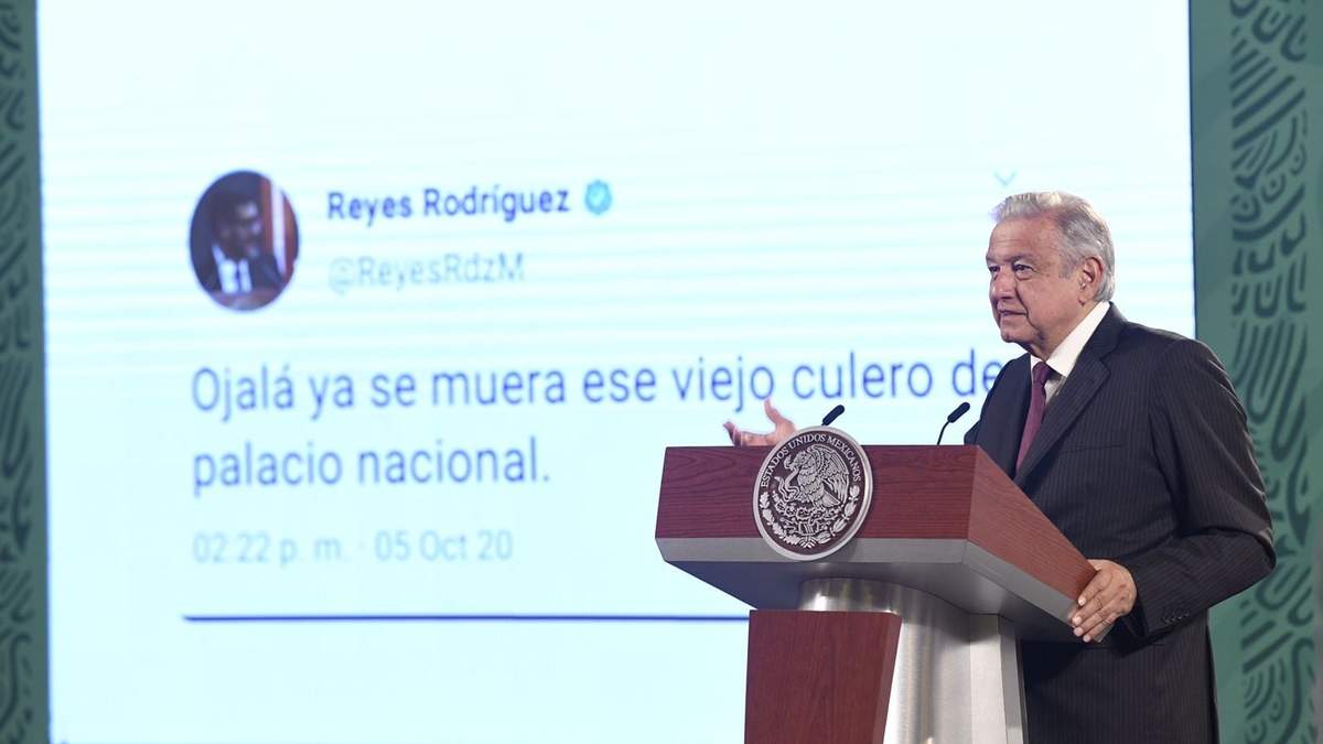 El mandatario exhibió un tuit d 2020 de Reyes Rodríguez en el que lo insultó