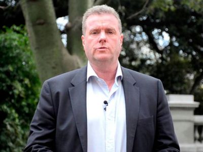 Gerardo Milman anunció que fue citado a declarar en Teherán tras una denuncia de la tripulación del avión iraní-venezolano