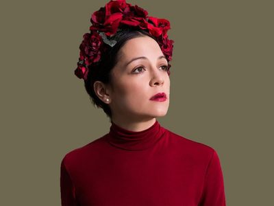 Hasta las lágrimas: Natalia Lafourcade se lució con un reconocimiento único en plena pandemia