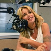 Desde el balcón: Flor Peña se asomó a la ventana de su hogar y se adueñó de todas las miradas