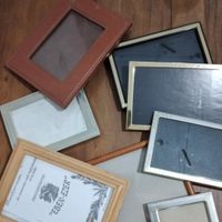 El secreto deco que tu abuela sabía: aprovechá ese viejo portarretrato y creá un detalle encantador para el living