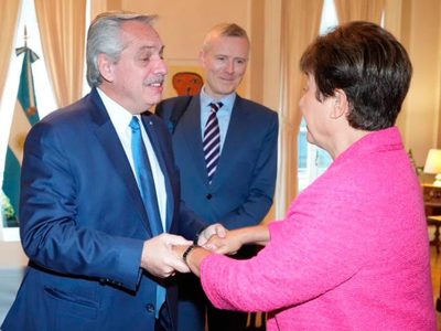 Alberto Fernández anunció que la titular del Fondo Monetario Internacional revisará sobrecargos