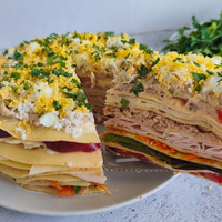 Torre de panqueques salados: la receta fácil y fresca que no puede faltar en tu mesa en estas fiestas