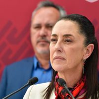“Les cuesta mucho trabajo pensar que una mujer está arriba en las encuestas”: Sheinbaum contra INE