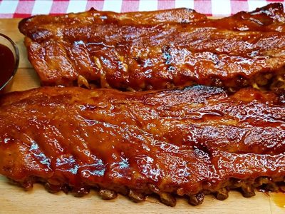 Anotá la receta: cómo hacer costillas ahumadas en el horno y que se corten con cuchara