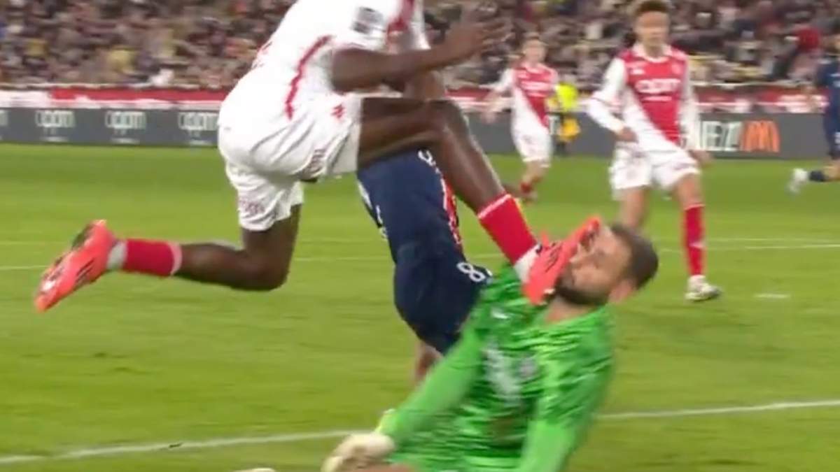 La FFF dice que Singo del Mónaco debió ser expulsado por causar traumatismo facial a Donnarumma