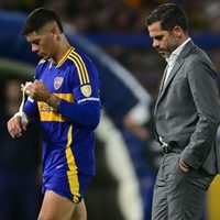 ¿Le soltaron la mano a Gago?: el gesto de Marcos Rojo al enterarse del cambio de arquero en Boca