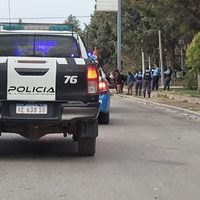 Madrugada de caos y disturbios en un barrio de Centenario