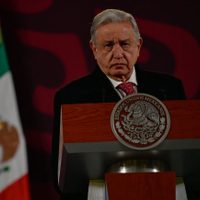 AMLO carga contra Azucena Uresti por tercer día consecutivo: ha estado en contra de nosotros siempre