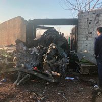 Se estrella avión ucraniano con 180 personas después de despegar de Teherán