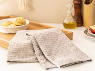 Sin fregar: el truco para quitar las manchas de percudido de tus repasadores en menos de 10 minutos