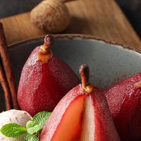Preparate para los aplausos con estas peras al malbec, una receta gourmet que enamora por su textura y sabor