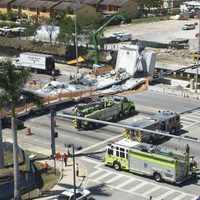 Colapsa puente en Miami; reportan varios muertos (Videos)