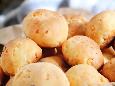Ponete la 10 y prepará estas ricas pepas de queso, perfectas para acompañar los mates de la tarde