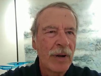 Vicente Fox confunde a actor porno con sobrino de AMLO; comparte "fake news" y borra mensaje después