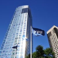 Los ingresos de YPF crecieron un 33% en la primera parte del año