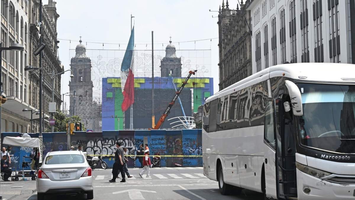 Manifestación de la CNTE en el centro de la CDMX
