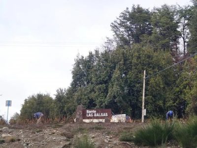 Vecinos del barrio Las Balsas en Villa La Angostura aseguran que está abandonado