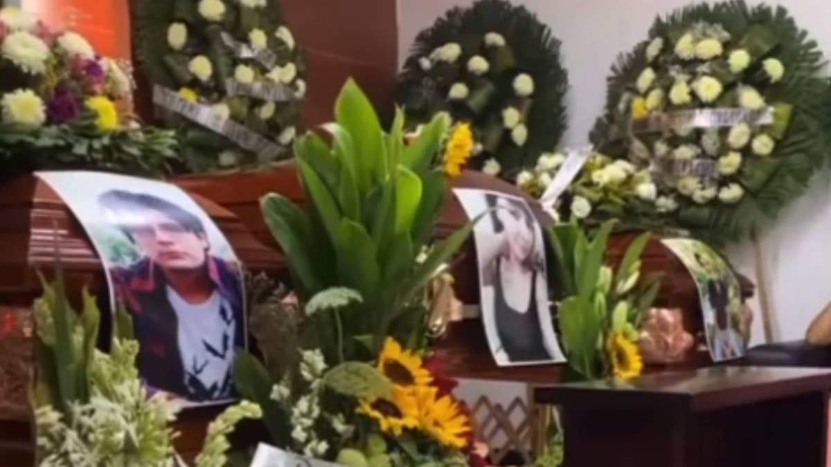Los féretros de los hermanos González Moreno