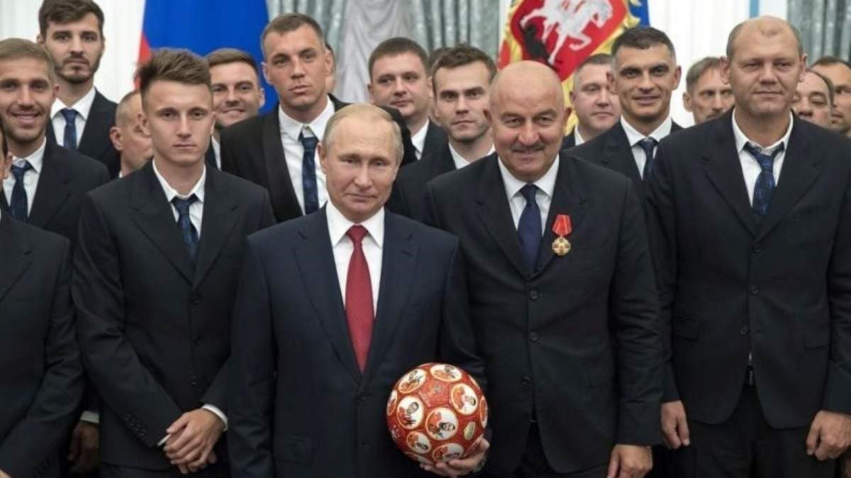 Equipo de futbol de Rusia, con el presidente Putin