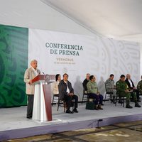 AMLO anuncia paquete de apoyos, previo censo casa por casa, a damnificados por Grace en Veracruz