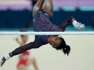 Biles presenta una nueva habilidad que podría llevar su nombre en las barras asimétricas